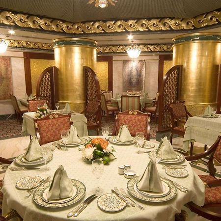 Jeddah Hilton Hotel Restaurant photo The restaurant