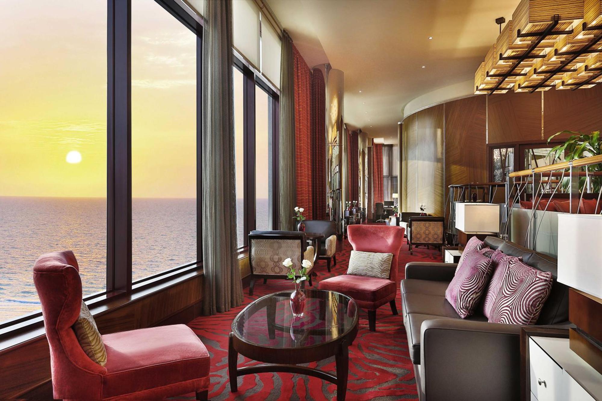 Jeddah Hilton Hotel Exterior photo Club Lounge at the 39th floor